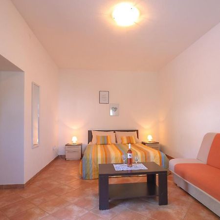 Apartmani Nina Rovinj Buitenkant foto