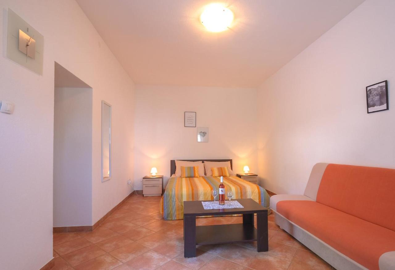 Apartmani Nina Rovinj Buitenkant foto