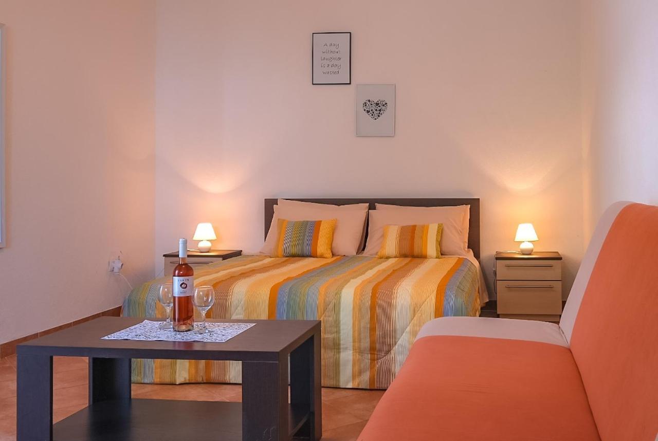 Apartmani Nina Rovinj Buitenkant foto