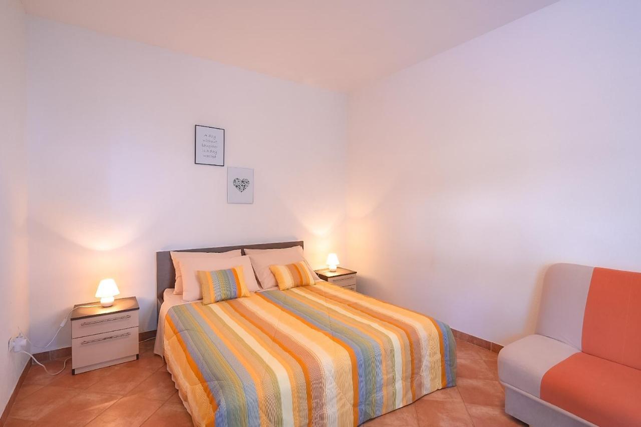 Apartmani Nina Rovinj Buitenkant foto